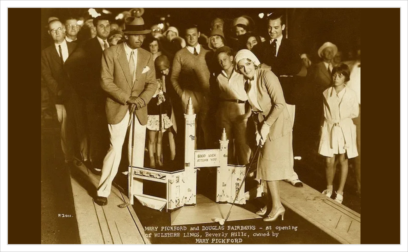 Mary Pickford putting